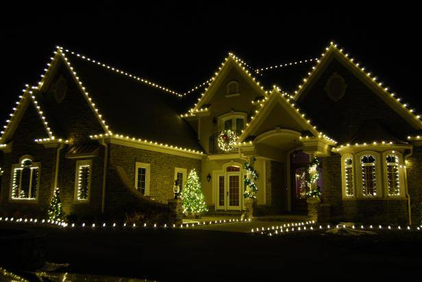Expert LED Christmas Light Installation In Plantersville, TX